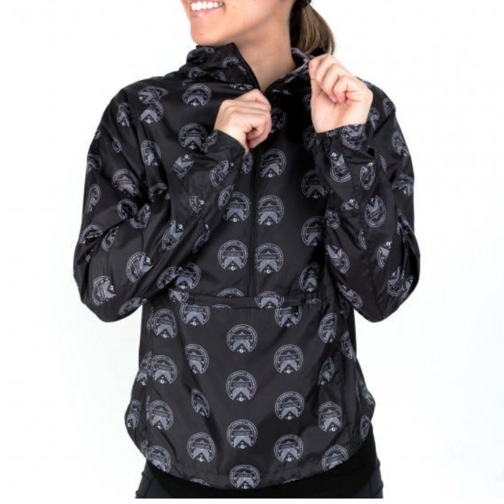 Oiselle April Showers with Oiselle Crest Anorak NWOT Size Medium